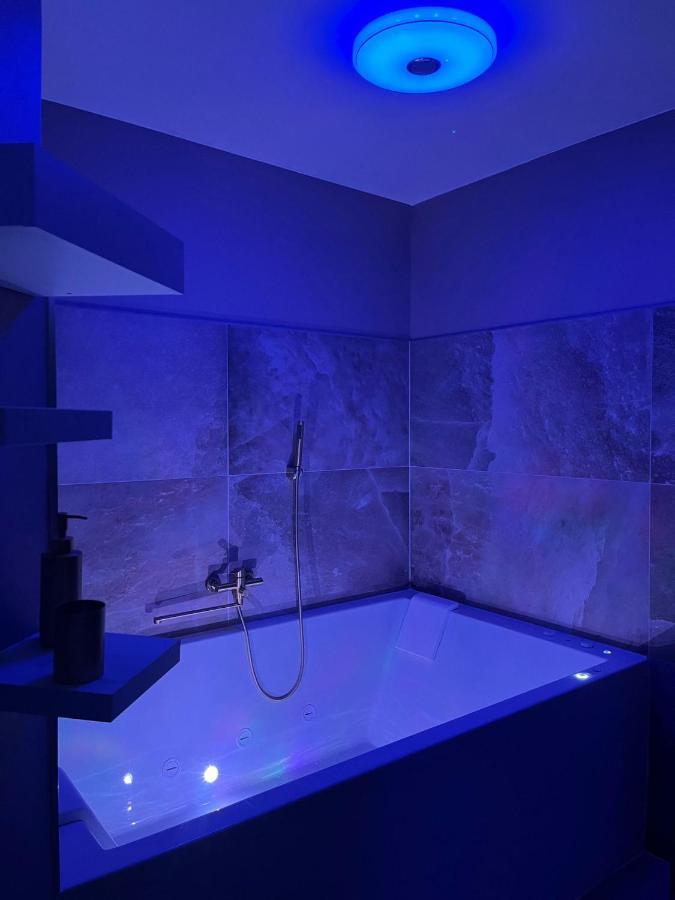 Love Room Mille Et Une Nuits Narbonne Exterior photo